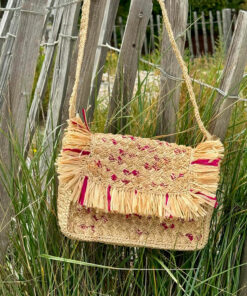 Le sac à main LAETI IDA DEGLIAME couleur naturel et fuschia mesure 18 cm de haut