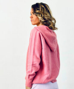 le Hoodie STELLA de la marque Ida Degliame, couleur rose est conçu pour un style haut de gamme.